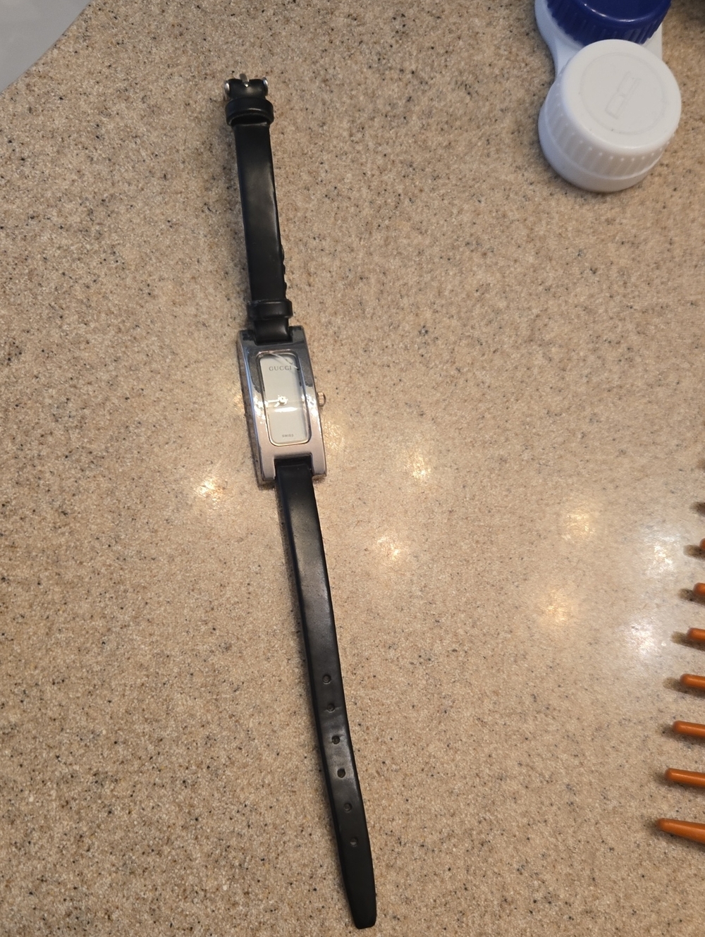 Gucci Black Leather Women's Stainless Watch
